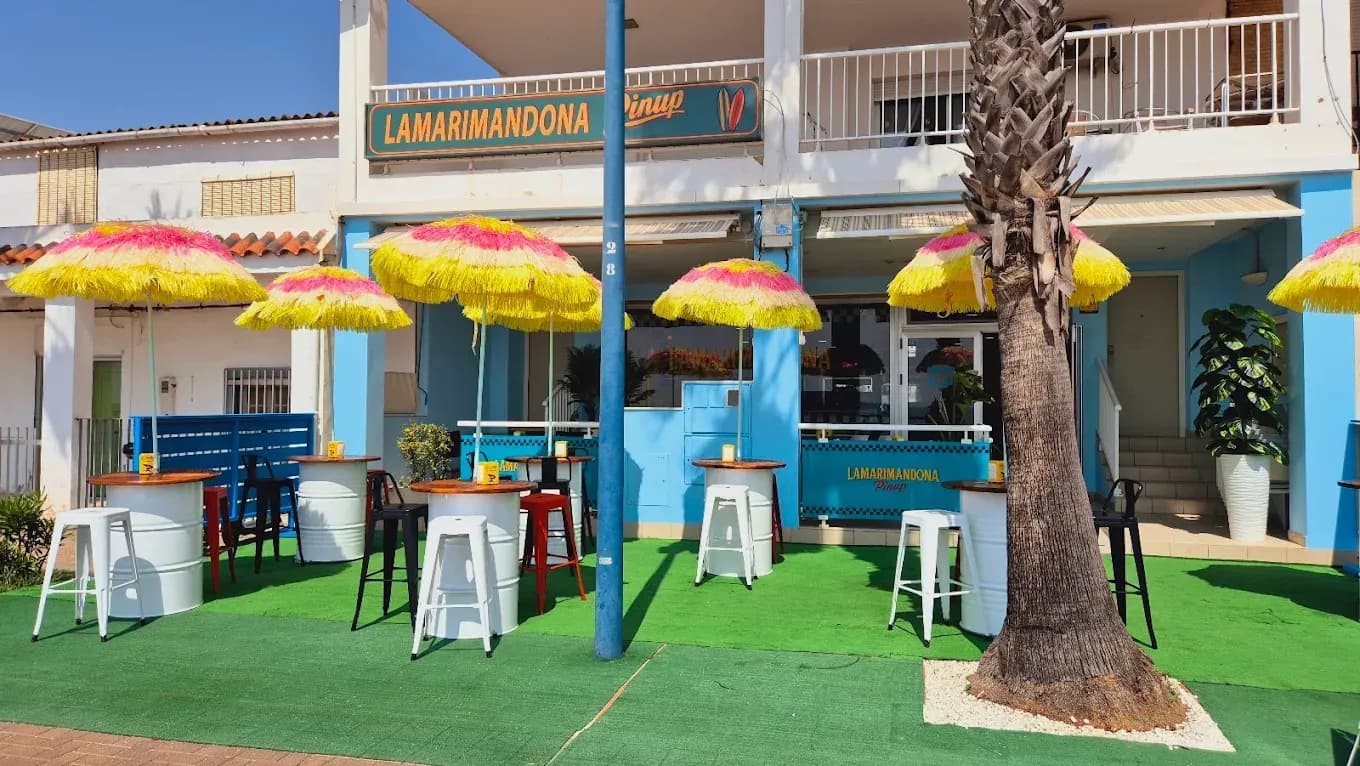 LA MARIMANDONA PINUP RESTAURANT
